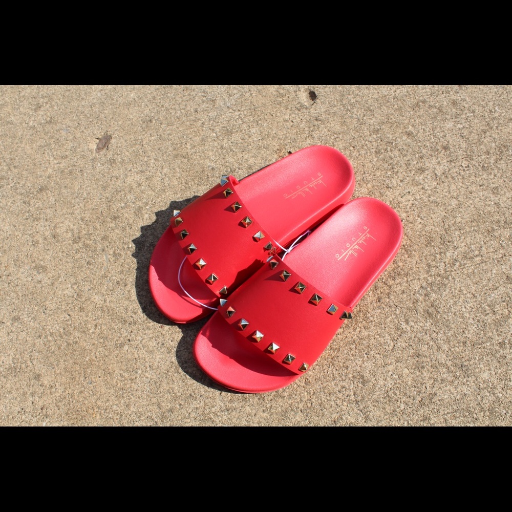 Brand new Nicole Miller Studio slides